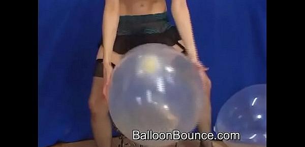  Balloon bounce clear